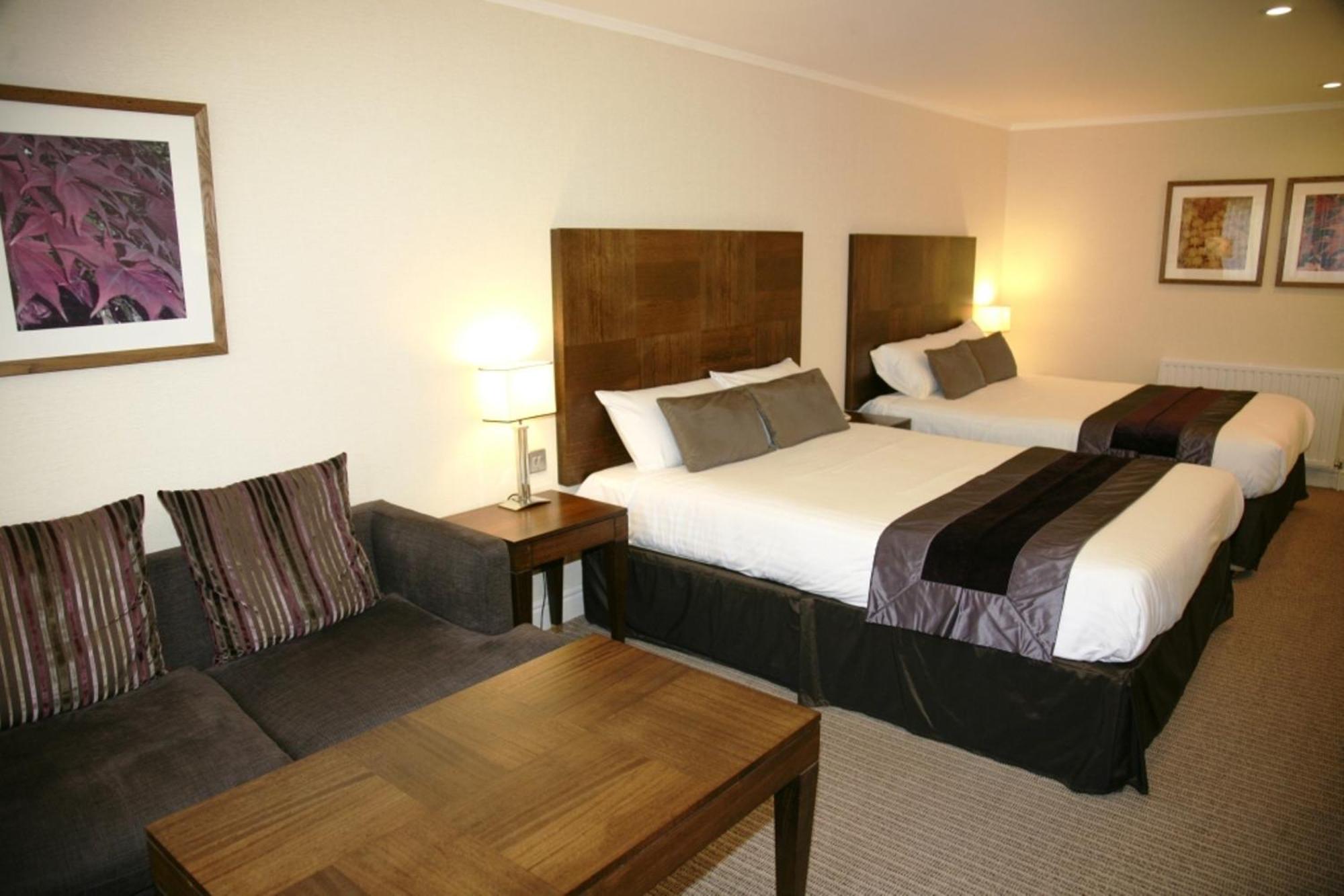 รีเจนซี พาร์ค โฮเต็ล Hotel ทัตแชม ภายนอก รูปภาพ