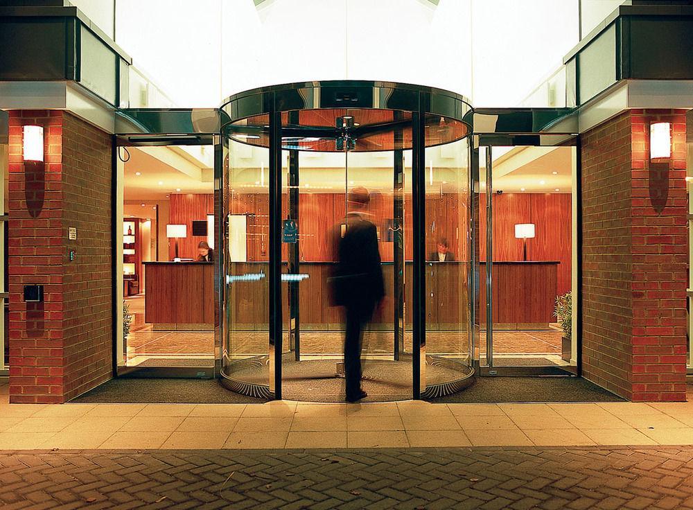 รีเจนซี พาร์ค โฮเต็ล Hotel ทัตแชม ภายนอก รูปภาพ