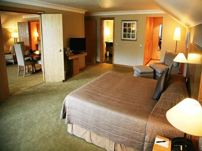 รีเจนซี พาร์ค โฮเต็ล Hotel ทัตแชม ภายนอก รูปภาพ