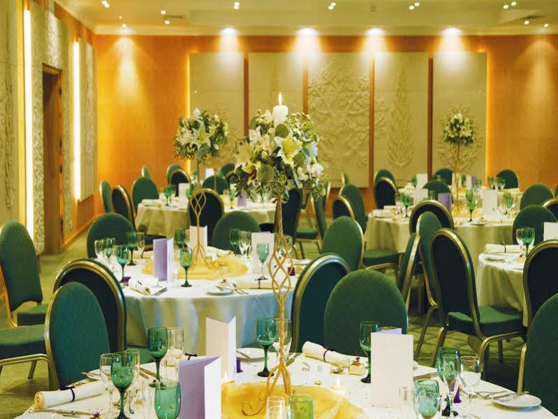 รีเจนซี พาร์ค โฮเต็ล Hotel ทัตแชม ภายนอก รูปภาพ