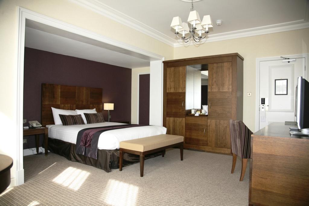 รีเจนซี พาร์ค โฮเต็ล Hotel ทัตแชม ภายนอก รูปภาพ