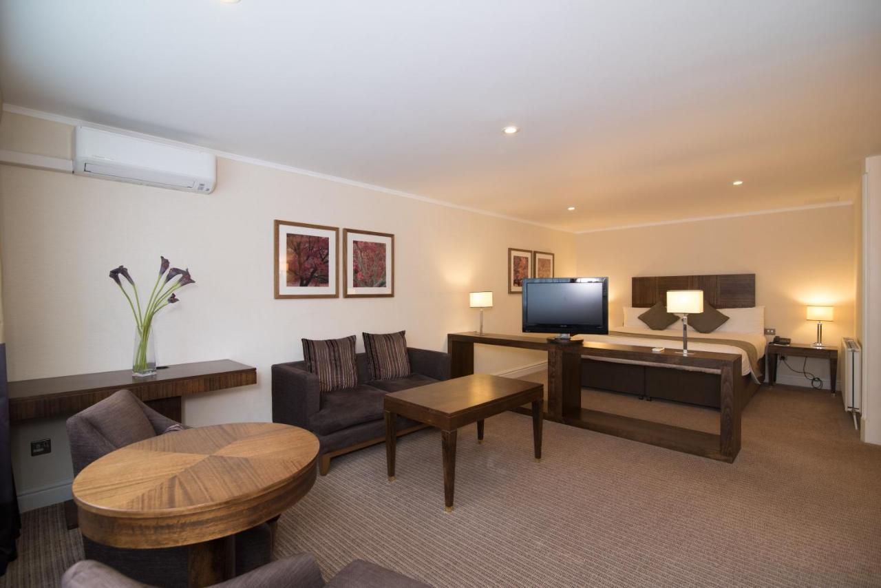 รีเจนซี พาร์ค โฮเต็ล Hotel ทัตแชม ภายนอก รูปภาพ